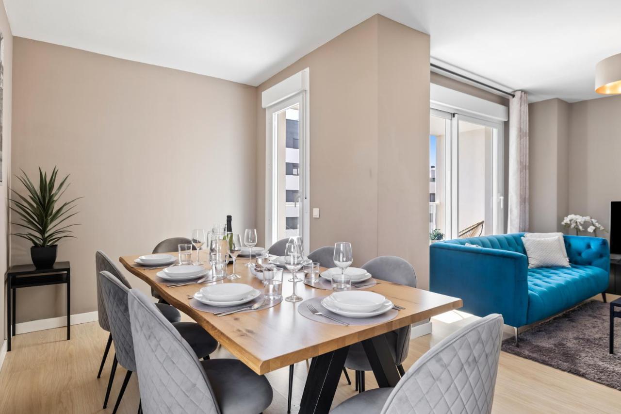 Luxury New Apartment City Center Estepona - Private Parking エクステリア 写真