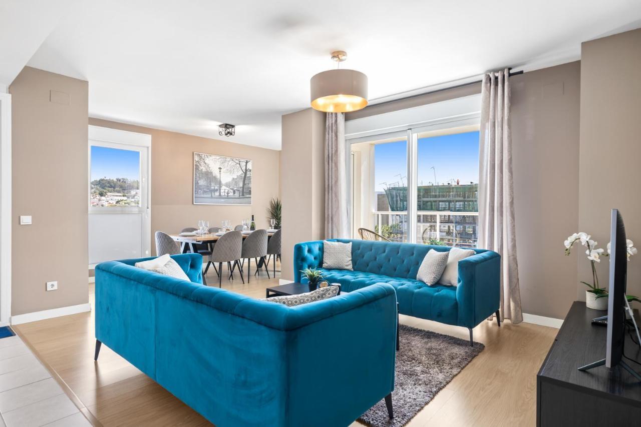 Luxury New Apartment City Center Estepona - Private Parking エクステリア 写真