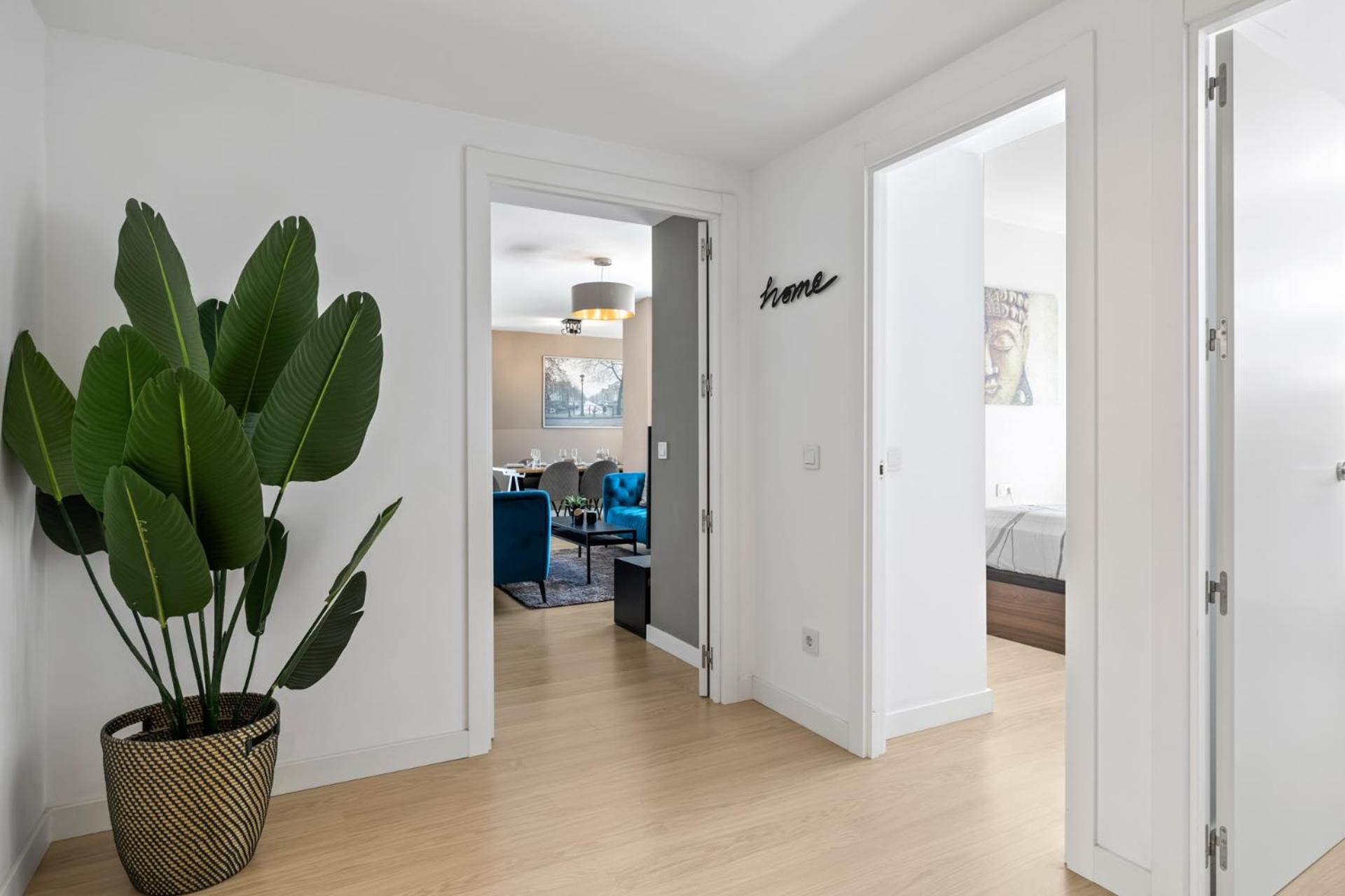 Luxury New Apartment City Center Estepona - Private Parking エクステリア 写真