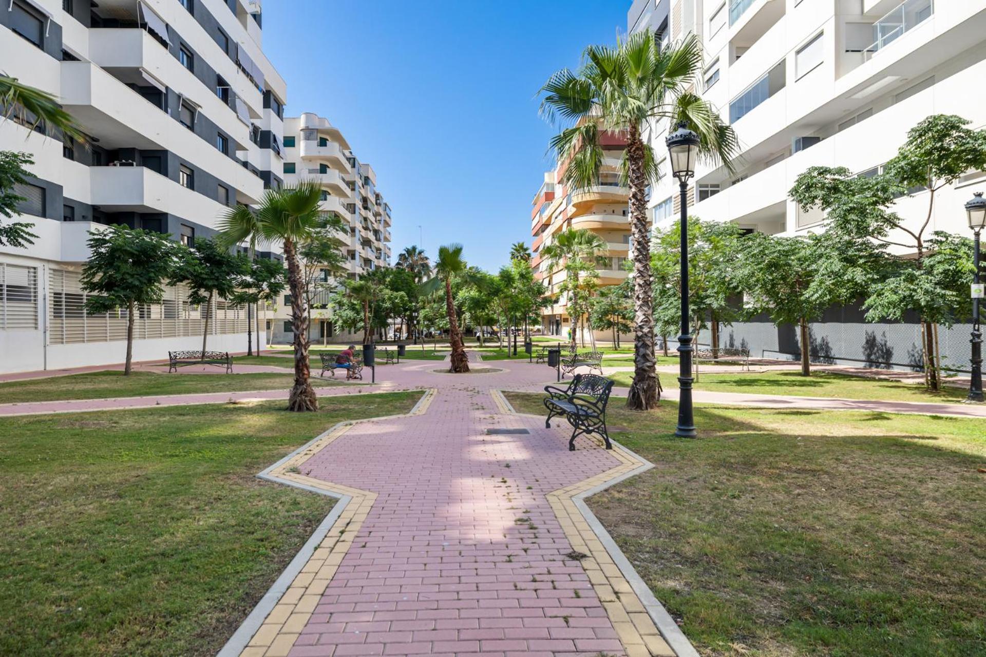 Luxury New Apartment City Center Estepona - Private Parking エクステリア 写真