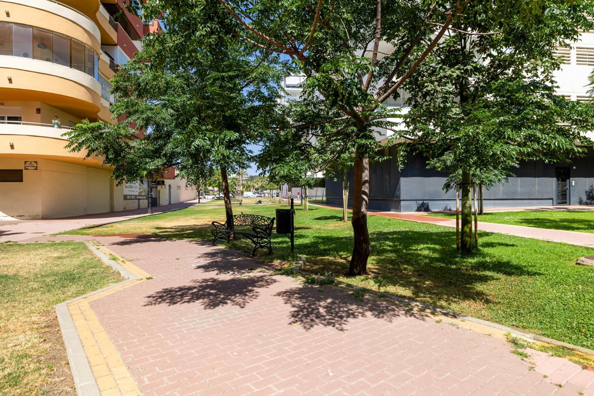 Luxury New Apartment City Center Estepona - Private Parking エクステリア 写真