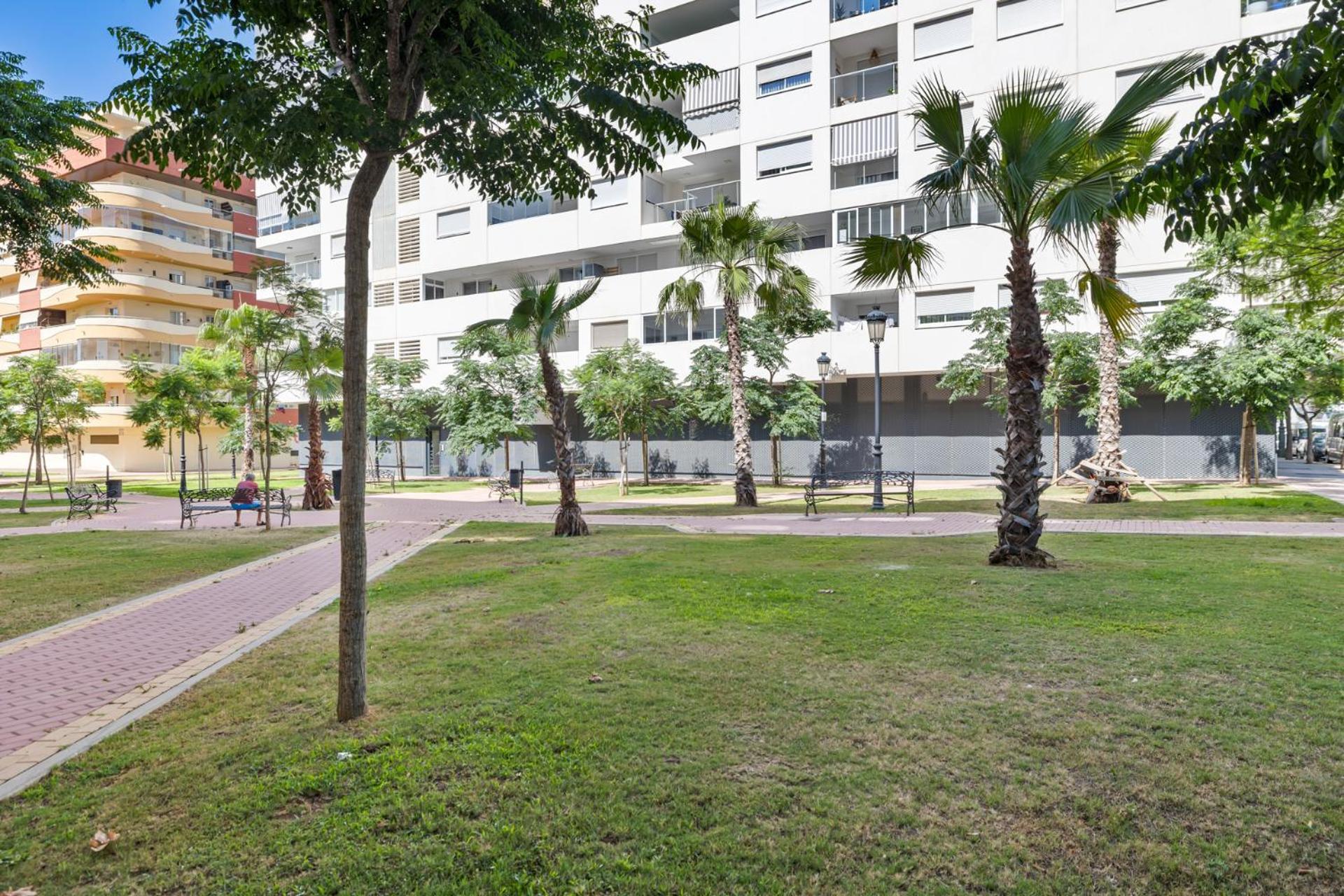 Luxury New Apartment City Center Estepona - Private Parking エクステリア 写真